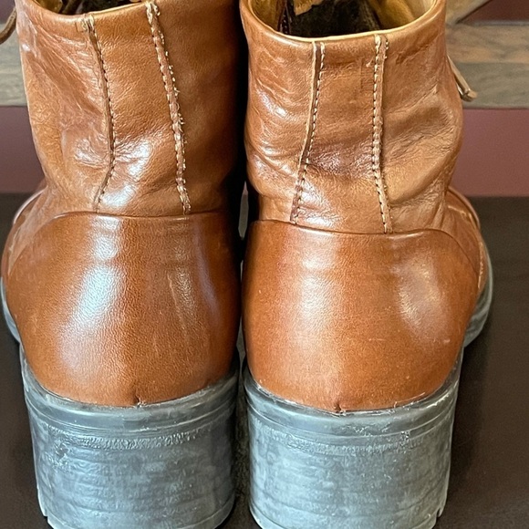 Little Burgundy leather boots in a size 8.5 - Picture 13 of 16